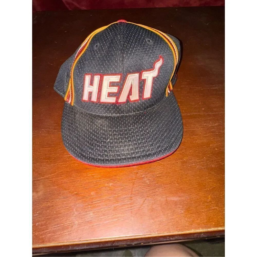 Adidas Miami heat hat size 8